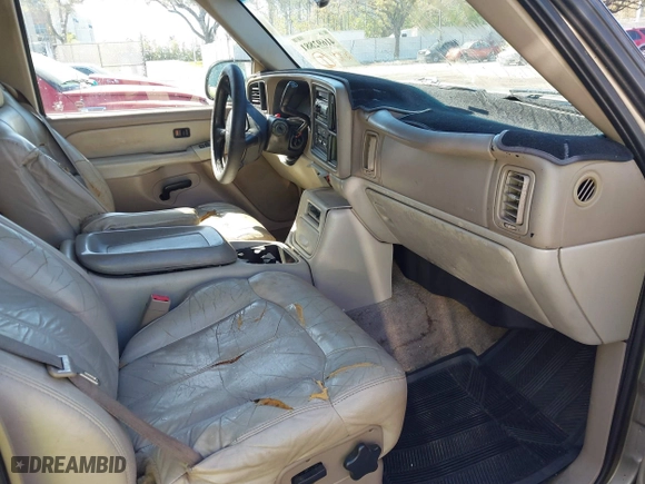 2002 Chevrolet Tahoe LT with VIN 1GNEC13Z72R281538, listed as a IAAI auction lot 41692881 with 188,140 mi miles. Bid and sale history available at carsss.com. Image 5.