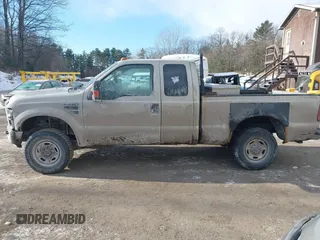 2008 Ford Super Duty F-250 SRW XL with VIN 1FTSX21Y38EB93621, listed as a IAAI auction lot 41379532 with 225,489 mi miles. Bid and sale history available at carsss.com. Image 14.