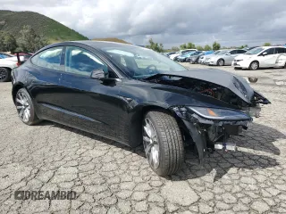 2025 Tesla Model 3 Long Range z VIN 5YJ3E1EA9SF924138, wystawiony jako Copart lot #48324125 z przebiegiem 2 445 mil mil oraz Szkoda całkowita • Salvage title. Historia ofert i sprzedaży dostępna na DreamBid. Obrazek 4.