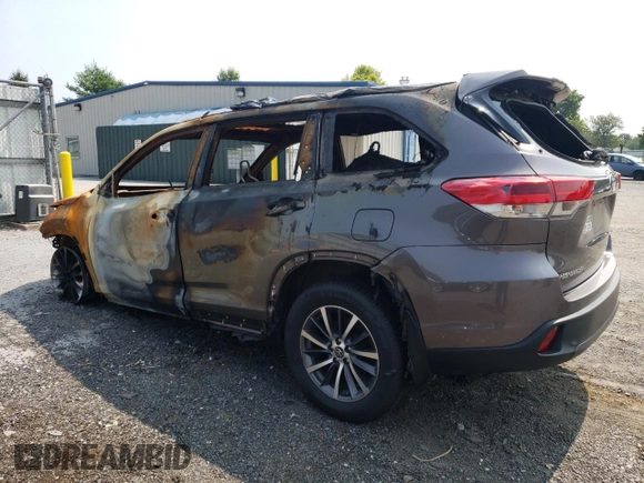 2017 Toyota Highlander with VIN N0V1N67037264, listed as a Copart auction lot 67037264 with Not provided miles and Non repairable. Bid and sale history available at DreamBid. Image 2.