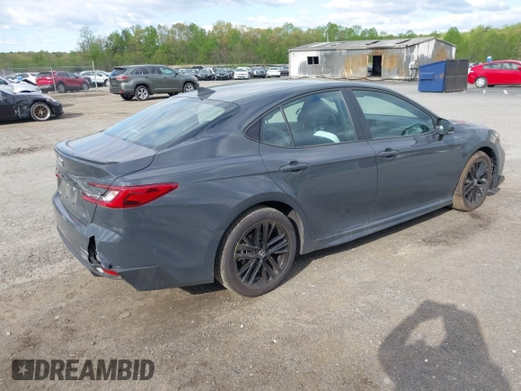 2025 Toyota Camry LE z VIN 4T1DAACK8SU111520, wystawiony jako IAAI lot #42045956 z przebiegiem 5 519 mil mil oraz . Historia ofert i sprzedaży dostępna na DreamBid. Obrazek 4.