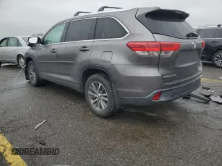 2017 Toyota Highlander XLE z VIN 5TDJZRFH0HS473742, wystawiony jako Copart lot #57229765 z przebiegiem 81 014 mil mil oraz Szkoda całkowita • Salvage title. Historia ofert i sprzedaży dostępna na DreamBid. Obrazek 2.