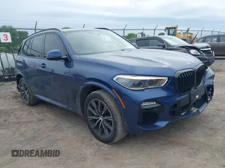 2020 BMW X5 M50i z VIN 5UXJU4C08LL227983, wystawiony jako IAAI lot #42370536 z przebiegiem 65 807 mil mil oraz . Historia ofert i sprzedaży dostępna na DreamBid. Obrazek 1.