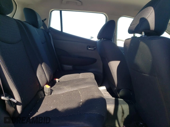 2015 Nissan LEAF SV with VIN 1N4AZ0CP4FC318011, listed as a Copart auction lot 39341993 with 73,756 mi miles. Bid and sale history available at carsss.com. Image 10.