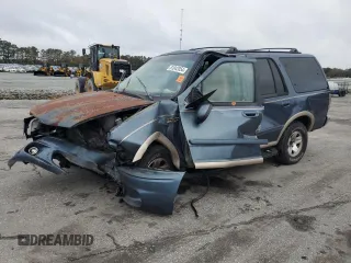 1998 Ford Expedition XLT with VIN 1FMRU17L6WLB49582, listed as a Copart auction lot 81042054 with 254,663 mi miles and Salvage Title. Bid and sale history available at carsss.com. Image 1.
