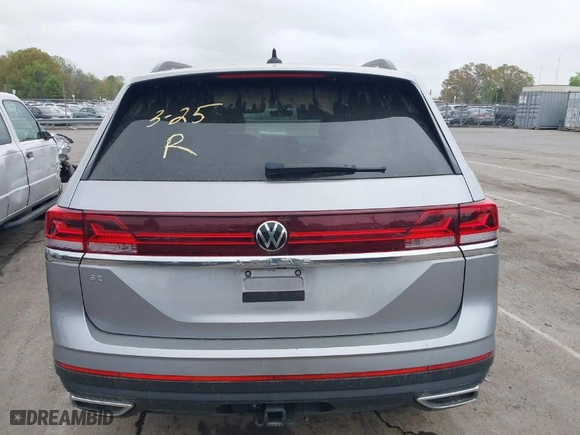 2024 Volkswagen Atlas 2.0T SE w/Technology with VIN 1V2JR2CA2RC563653, listed as a IAAI auction lot 41956579 with 35,356 mi miles. Bid and sale history available at carsss.com. Image 16.