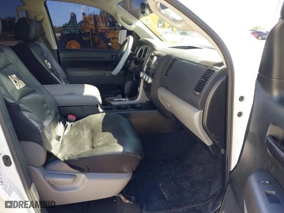 2012 Toyota Tundra 2WD Truck with VIN 5TFRM5F15CX040210, listed as a IAAI auction lot 41395621 with 161,128 mi miles. Bid and sale history available at carsss.com. Image 5.