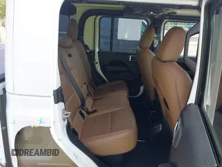 2021 Jeep Gladiator Overland z VIN 1C6HJTFG3ML584038, wystawiony jako IAAI lot #42634959 z przebiegiem 21 843 mil mil oraz . Historia ofert i sprzedaży dostępna na DreamBid. Obrazek 8.