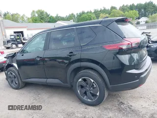 2024 Nissan Rogue SV z VIN 5N1BT3BA1RC705503, wystawiony jako IAAI lot #42298131 z przebiegiem 26 793 mil mil oraz . Historia ofert i sprzedaży dostępna na DreamBid. Obrazek 15.