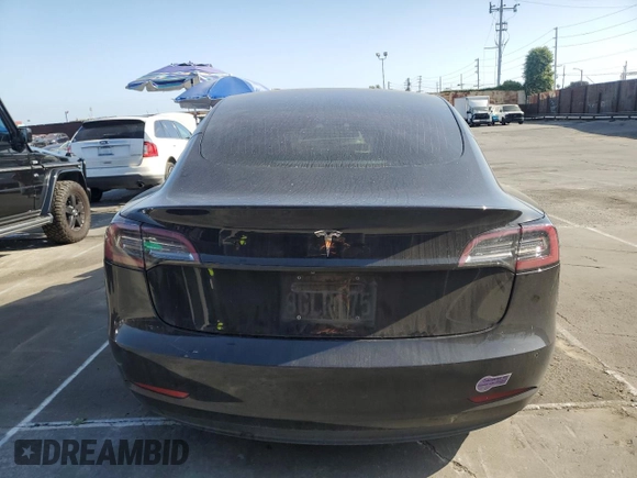 2018 Tesla Model 3 Long Range Battery z VIN 5YJ3E1EB7JF071438, wystawiony jako Copart lot #52996665 z przebiegiem 73 881 mil mil oraz Szkoda całkowita • Salvage title. Historia ofert i sprzedaży dostępna na DreamBid. Obrazek 6.