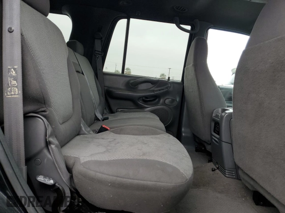 2001 Ford Expedition XLT z VIN 1FMRU15W31LB70007, wystawiony jako Copart lot #43296465 z przebiegiem 192 800 mil mil oraz Nie do naprawy • Non repairable. Historia ofert i sprzedaży dostępna na DreamBid. Obrazek 11.