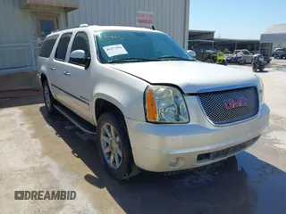 2009 GMC Denali z VIN 1GKFC06269R198526, wystawiony jako IAAI lot #41677428 z przebiegiem 244 410 mil mil oraz . Historia ofert i sprzedaży dostępna na DreamBid. Obrazek 1.