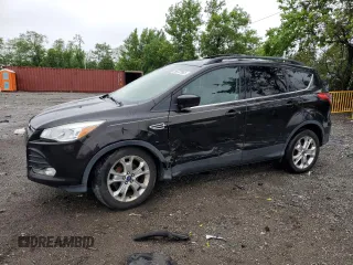 2013 Ford Escape SE z VIN 1FMCU0GX0DUB21061, wystawiony jako Copart lot #56722985 z przebiegiem 129 971 mil mil oraz Szkoda całkowita • Salvage title. Historia ofert i sprzedaży dostępna na DreamBid. Obrazek 1.