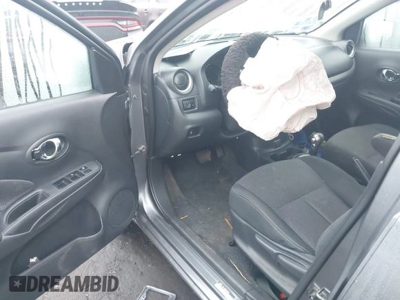 2018 Nissan Versa SV with VIN 3N1CN7AP8JL801740, listed as a IAAI auction lot 40832043 with 171,497 mi miles. Bid and sale history available at carsss.com. Image 5.