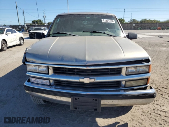 1999 Chevrolet Suburban with VIN 3GNEC16R4XG185031, listed as a Copart auction lot 81824104 with 272,014 mi miles and Salvage Title. Bid and sale history available at carsss.com. Image 5.