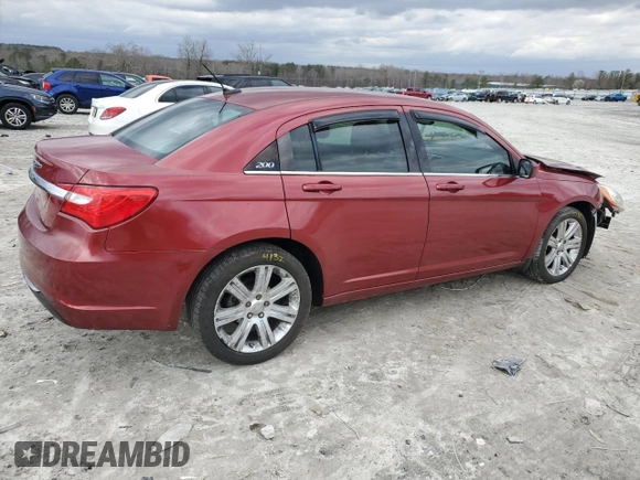 2014 Chrysler 200 Touring z VIN 1C3CCBBB2EN102221, wystawiony jako Copart lot #47847985 z przebiegiem 141 912 mil mil oraz Szkody całkowita. Historia ofert i sprzedaży dostępna na DreamBid. Obrazek 3.