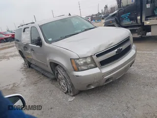 2009 Chevrolet Suburban LT with VIN 1GNFK16309R259972, listed as a IAAI auction lot 41568798 with 327,218 mi miles. Bid and sale history available at carsss.com. Image 1.