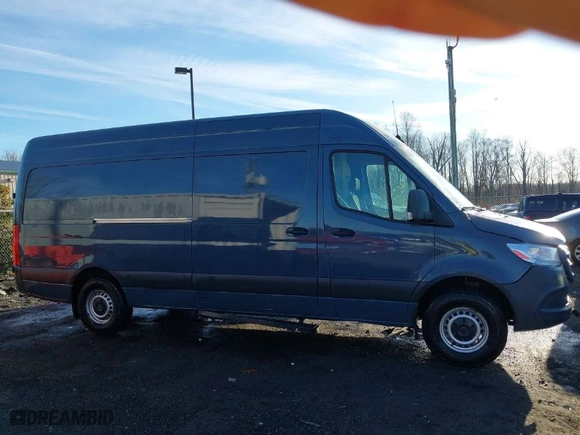 2019 Mercedes-Benz Sprinter Cargo Van with VIN WD4PF1CD8KT006959, listed as a IAAI auction lot 41405589 with 127,124 mi miles. Bid and sale history available at carsss.com. Image 13.