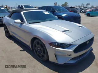 2018 Ford Mustang EcoBoost Premium z VIN 1FATP8UH0J5154967, wystawiony jako IAAI lot #42395409 z przebiegiem 105 986 mil mil oraz . Historia ofert i sprzedaży dostępna na DreamBid. Obrazek 1.