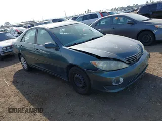 2005 Toyota Camry STD z VIN 4T1BE32K25U416301, wystawiony jako IAAI lot #41322149 z przebiegiem 226 793 mil mil oraz . Historia ofert i sprzedaży dostępna na DreamBid. Obrazek 1.