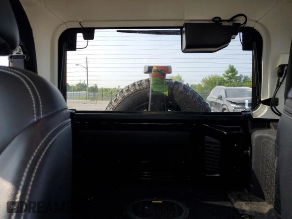 2015 Jeep Wrangler Rubicon Hard Rock z VIN 1C4BJWCG9FL714606, wystawiony jako Copart lot #68521014 z przebiegiem 35 187 mil mil oraz Szkoda całkowita • Salvage title. Historia ofert i sprzedaży dostępna na DreamBid. Obrazek 10.