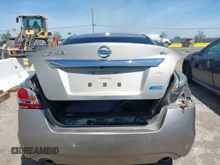 2014 Nissan Altima S with VIN 1N4AL3APXEC406131, listed as a IAAI auction lot 42172846 with 136,315 mi miles and . Bid and sale history available at carsss.com. Image 17.