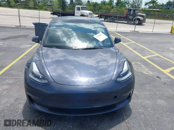 2023 Tesla Model 3 z VIN 5YJ3E1EA3PF435158, wystawiony jako IAAI lot #42356031 z przebiegiem 41 408 mil mil oraz . Historia ofert i sprzedaży dostępna na DreamBid. Obrazek 12.