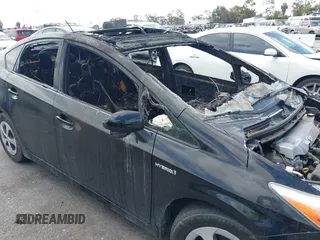 2013 Toyota Prius One z VIN JTDKN3DU4D5545216, wystawiony jako IAAI lot #42259601 z przebiegiem Nie podano mil oraz . Historia ofert i sprzedaży dostępna na DreamBid. Obrazek 6.