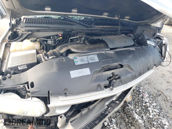 2005 Chevrolet Suburban Z71 with VIN 3GNFK16Z35G195828, listed as a Copart auction lot 88249925 with 254,252 mi miles and Salvage Title. Bid and sale history available at carsss.com. Image 12.