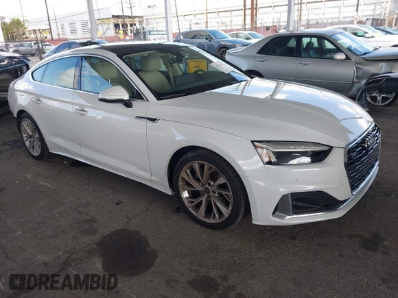 2023 Audi A5 Sportback Premium z VIN WAUABCF54PA052249, wystawiony jako IAAI lot #41916508 z przebiegiem 19 062 mil mil oraz . Historia ofert i sprzedaży dostępna na DreamBid. Obrazek 1.