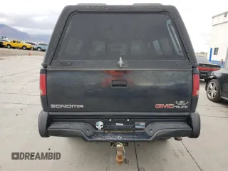 1997 GMC Sonoma SLS with VIN 1GTDT19W2V8504564, listed as a Copart auction lot 78217124 with 184,122 mi miles and Salvage Title. Bid and sale history available at carsss.com. Image 6.