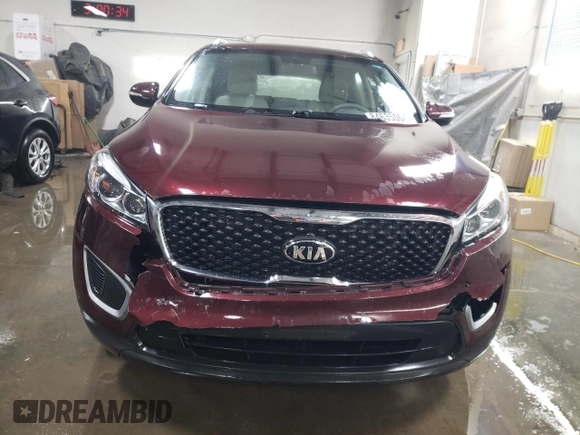 2017 Kia Sorento LX with VIN 5XYPGDA38HG262879, listed as a Copart auction lot 84635064 with 100,377 mi miles and Salvage Title. Bid and sale history available at carsss.com. Image 5.