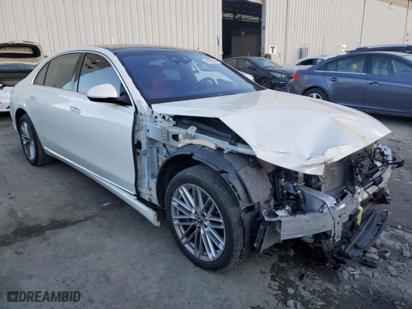 2022 Mercedes-Benz S-Class S 580 with VIN W1K6G7GB2NA129743, listed as a Copart auction lot 80903044 with 35,452 mi miles and Salvage Title. Bid and sale history available at carsss.com. Image 4.
