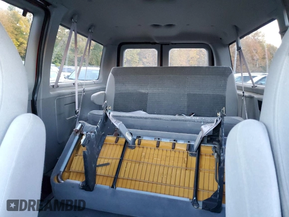 2000 Ford Econoline Passenger XL with VIN 1FMRE11W0YHB98637, listed as a Copart auction lot 76061284 with 87,971 mi miles and Non Repairable. Bid and sale history available at DreamBid. Image 10.