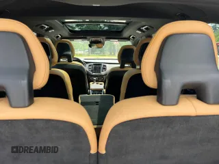 2018 Volvo XC90 Momentum z VIN YV4A22PK9J1319424, wystawiony jako Copart lot #62407515 z przebiegiem 172 293 mil mil oraz Czysty tytuł • Clean title. Historia ofert i sprzedaży dostępna na DreamBid. Obrazek 9.