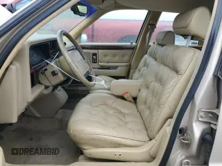 1992 Chrysler New Yorker z VIN 1C3XV66R9ND794543, wystawiony jako Copart lot #45347925 z przebiegiem 46 550 mil mil oraz Tytuł czysty. Historia ofert i sprzedaży dostępna na DreamBid. Obrazek 7.