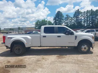 2017 Ford F-350 Lariat z VIN 1FT8W3DT7HEF47398, wystawiony jako IAAI lot #42211536 z przebiegiem 170 129 mil mil oraz . Historia ofert i sprzedaży dostępna na DreamBid. Obrazek 15.