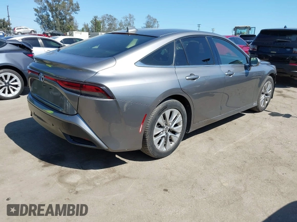 2021 Toyota Mirai XLE with VIN JTDAAAAAXMA002000, listed as a IAAI auction lot 42207752 with 33,017 mi miles and . Bid and sale history available at DreamBid. Image 4.