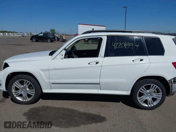 2015 Mercedes-Benz GLK 350 z VIN WDCGG8JBXFG374943, wystawiony jako IAAI lot #42201894 z przebiegiem 114 804 mil mil oraz . Historia ofert i sprzedaży dostępna na DreamBid. Obrazek 14.