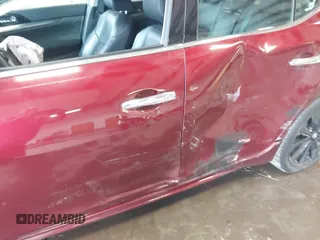 2017 Nissan Maxima SV z VIN 1N4AA6AP9HC416595, wystawiony jako IAAI lot #42385192 z przebiegiem 73 135 mil mil oraz . Historia ofert i sprzedaży dostępna na DreamBid. Obrazek 19.