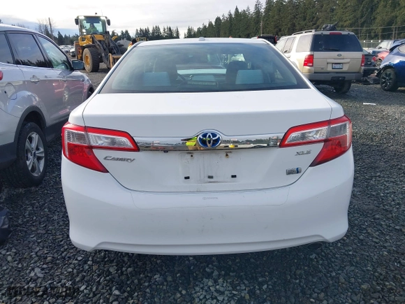 2013 Toyota Camry Hybrid LE with VIN 4T1BD1FK5DU072074, listed as a IAAI auction lot 41625291 with 1 mi miles. Bid and sale history available at carsss.com. Image 17.