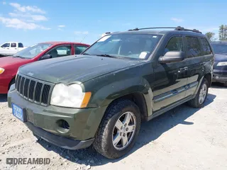 2007 Jeep Grand Cherokee Laredo with VIN 1J8GS48K67C512160, listed as a IAAI auction lot 41892105 with 204,308 mi miles. Bid and sale history available at carsss.com. Image 2.
