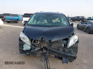 2019 Toyota Sienna XLE Auto Access Seat with VIN 5TDYZ3DCXKS986393, listed as a IAAI auction lot 41451840 with 93,424 mi miles. Bid and sale history available at carsss.com. Image 13.