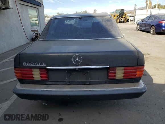 1989 Mercedes-Benz 560 with VIN WDBCA39D7KA428225, listed as a Copart auction lot 85363764 with 263,874 mi miles and Clean Title. Bid and sale history available at DreamBid. Image 6.