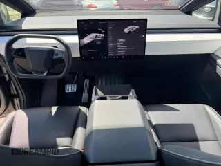 2024 Tesla Cybertruck z VIN 7G2CEHED4RA007048, wystawiony jako Copart lot #59535265 z przebiegiem 19 154 mil mil oraz Czysty tytuł • Clean title. Historia ofert i sprzedaży dostępna na DreamBid. Obrazek 8.