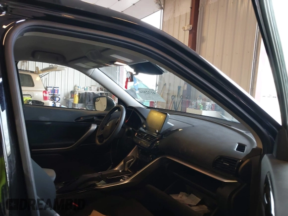 2024 Mitsubishi Eclipse Cross LE z VIN JA4ATVAA2RZ013156, wystawiony jako IAAI lot #41723043 z przebiegiem 21 840 mil mil oraz . Historia ofert i sprzedaży dostępna na DreamBid. Obrazek 5.