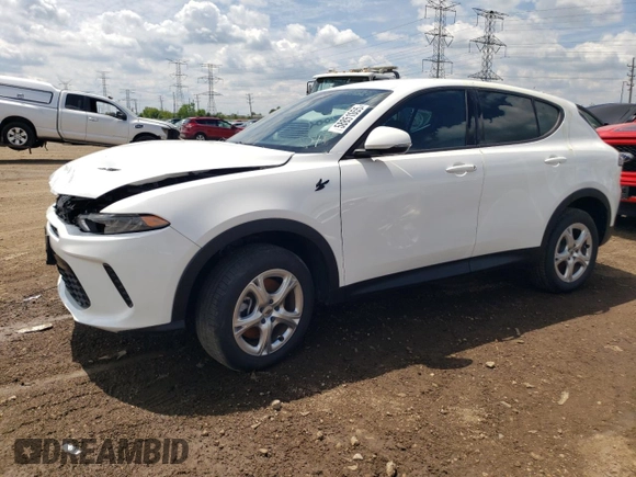 2024 Dodge Hornet GT z VIN ZACNDFAN0R3A42416, wystawiony jako Copart lot #58851055 z przebiegiem 5 019 mil mil oraz Nie do naprawy • Non repairable. Historia ofert i sprzedaży dostępna na DreamBid. Obrazek 1.