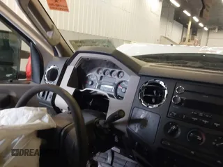 2010 Ford F-250 XL z VIN 1FTSX2BR4AEA28576, wystawiony jako IAAI lot #41615867 z przebiegiem Nie podano mil oraz . Historia ofert i sprzedaży dostępna na DreamBid. Obrazek 7.