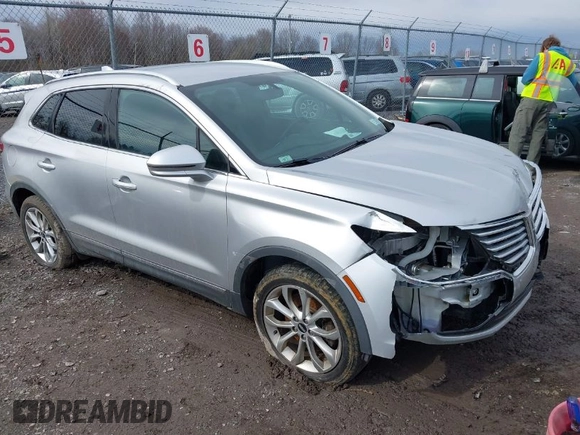 2015 Lincoln MKC with VIN 5LMTJ2AH6FUJ10863, listed as a IAAI auction lot 41983116 with 111,250 mi miles. Bid and sale history available at carsss.com. Image 1.