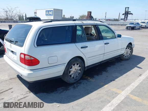 1999 Mercedes-Benz E-Class with VIN WDBJH65F7XA787254, listed as a IAAI auction lot 41884002 with 1 mi miles. Bid and sale history available at carsss.com. Image 4.
